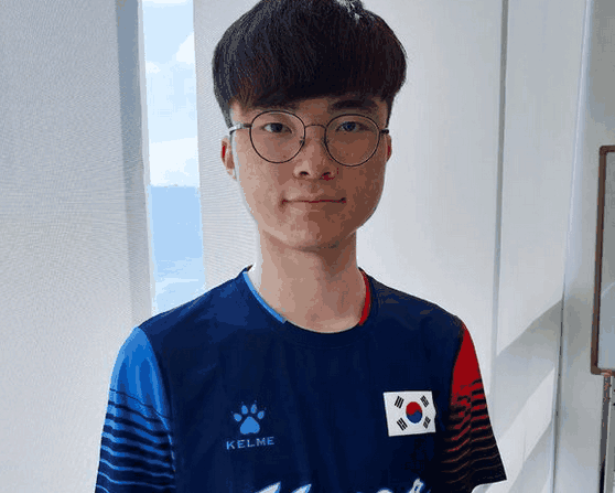 台完成首秀 台完成首秀